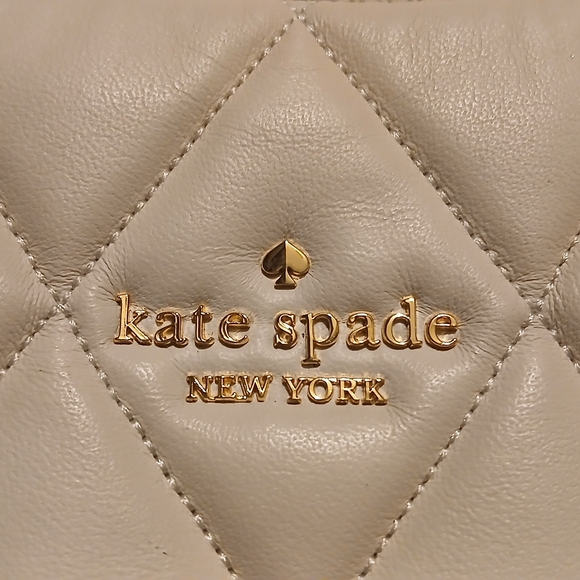 Kate Spade Carey Zip Top Crossbody Quilted Leather Crescent Bag Cream Gold Chain - Picture 4 of 10